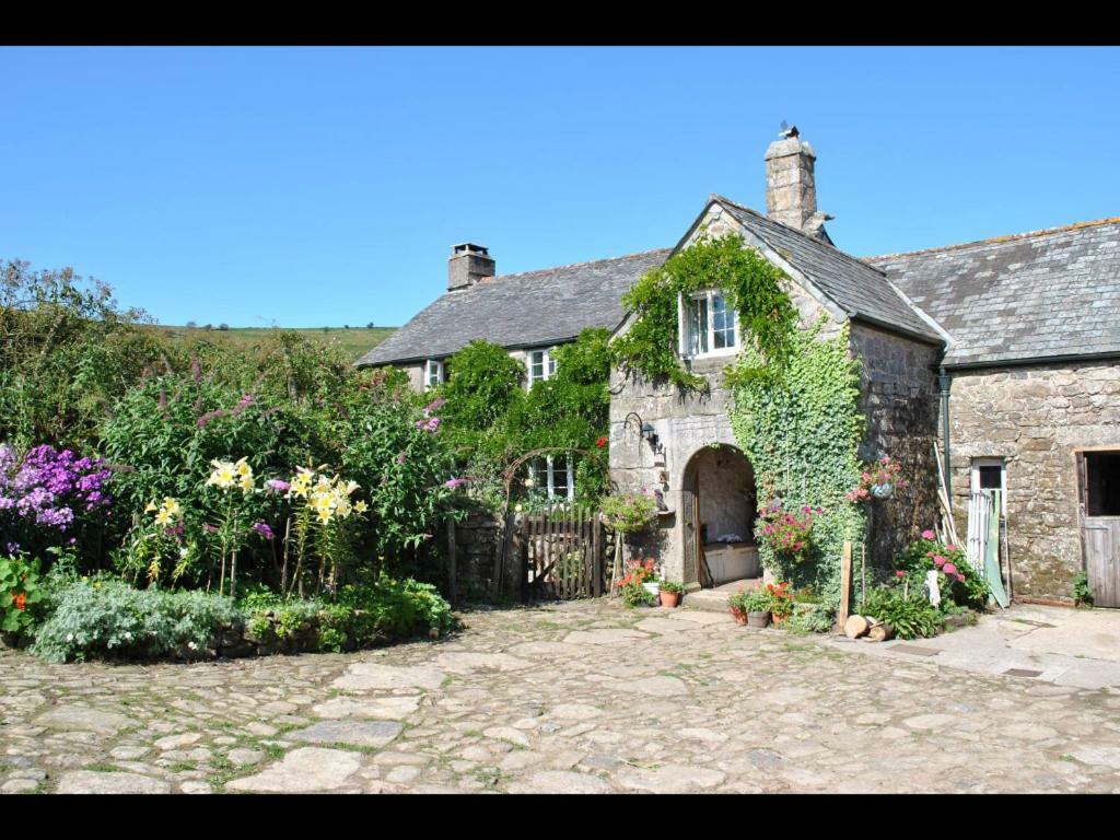 Corndonford Farm Bed & Breakfast 5*